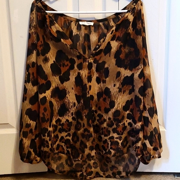 Tops - C3: large- leopard print long sleeve blouse
